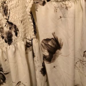 Gorgeous Express tub top with off shoulder sleeves